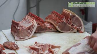 Цены на закупку свинины ускорили падение